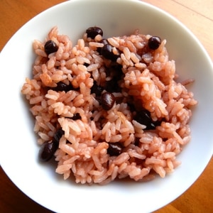 小豆を茹でずに炊飯器で作るお赤飯